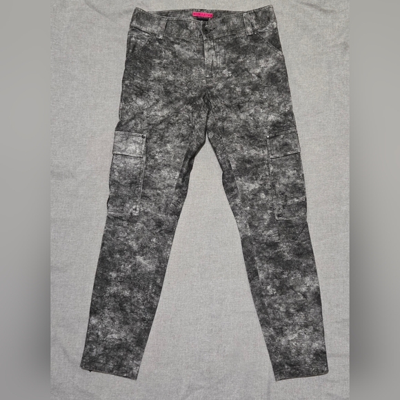 ALICE + OLIVIA Black Gray Acid Wash Cargo Pants - Picture 2 of 16